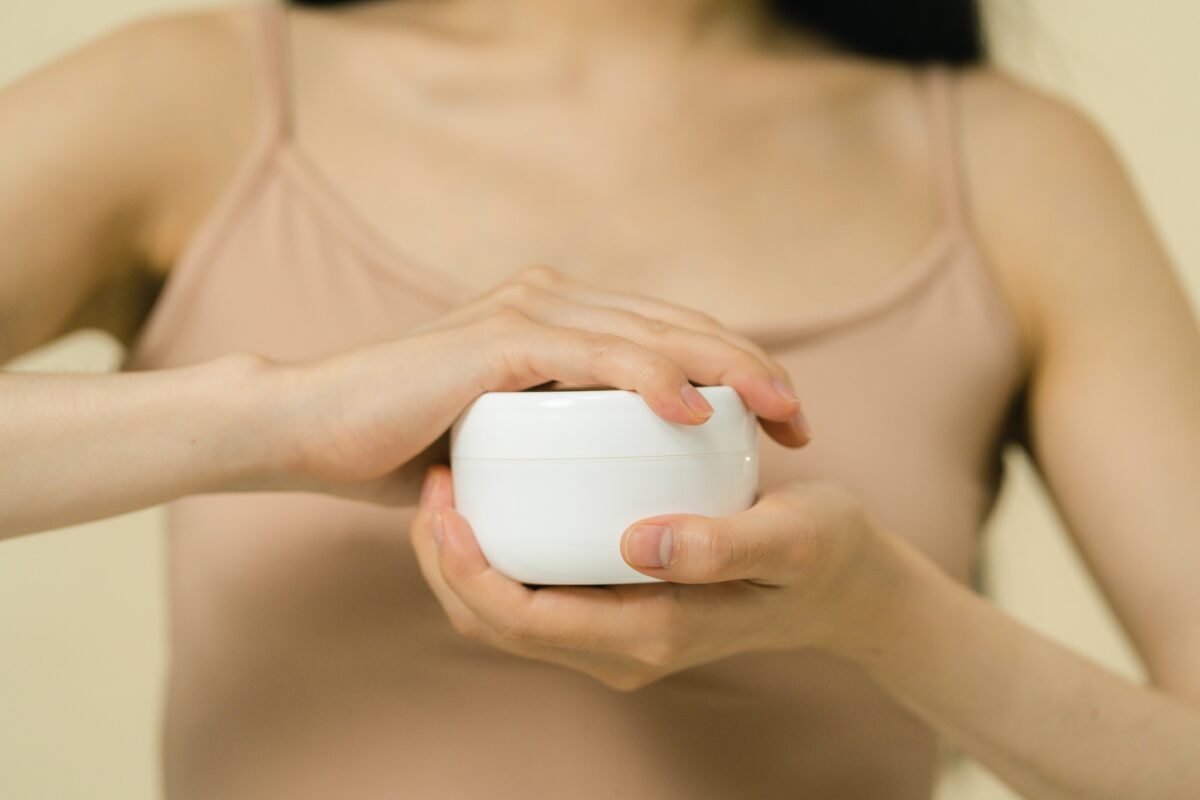 La ricetta della crema solida per viso e corpo