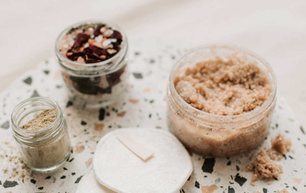 Scrub per il corpo con grano saraceno e yogurt