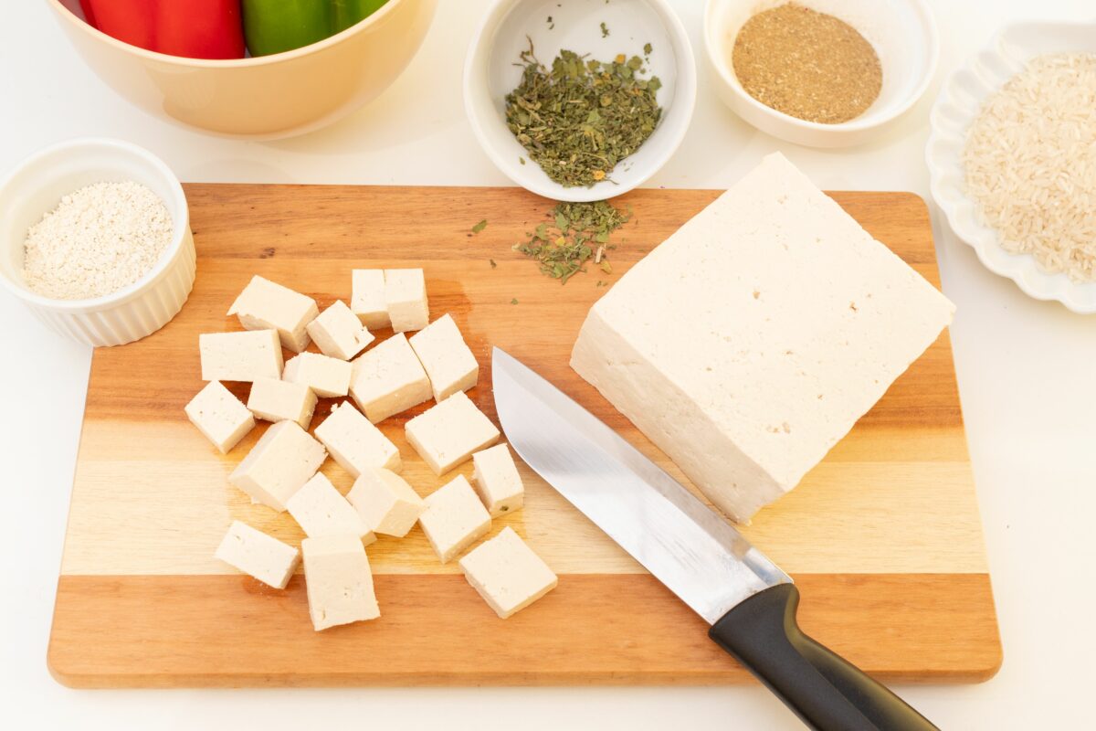 Dadolata di tofu con riso venere