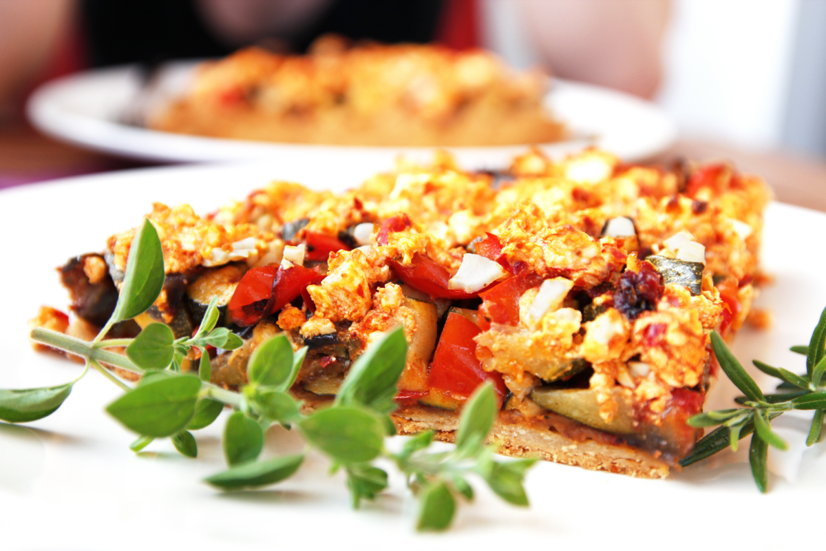 Crostata di melanzane, zucchine e pomodorini