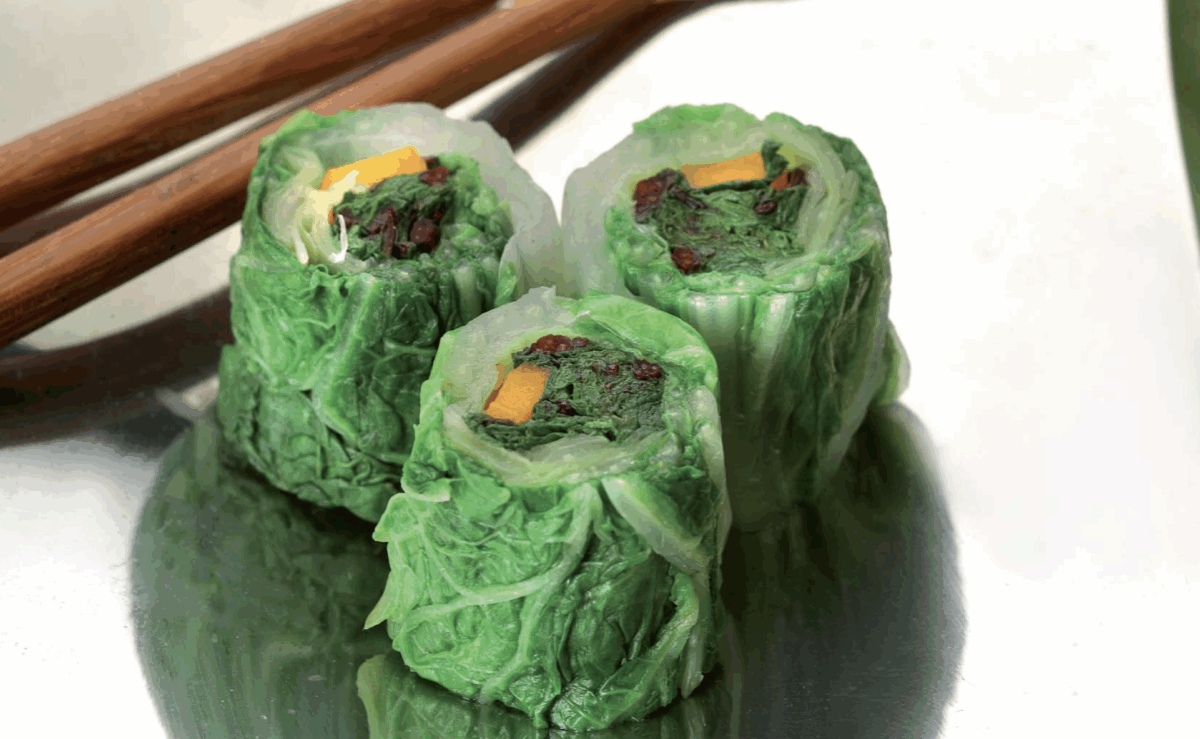 Involtini verdi con cavolo, bieta e crauti