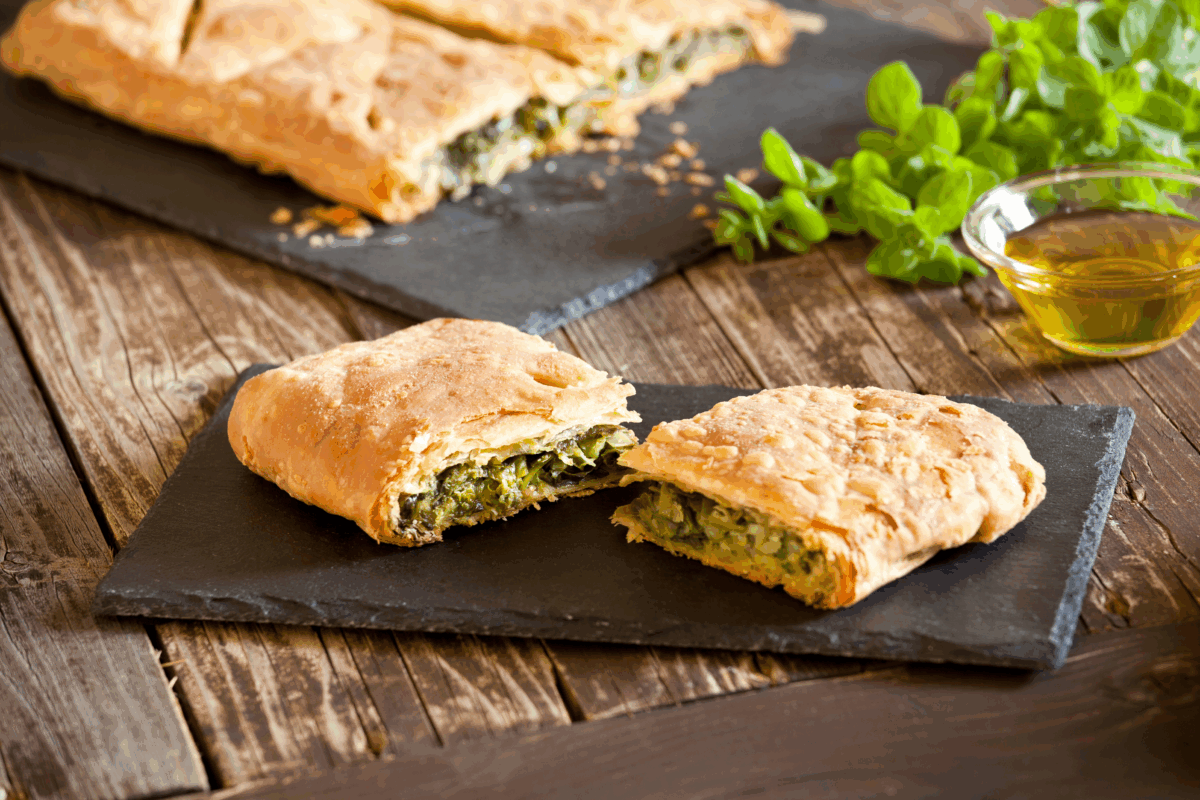 Strudel di verza e cavolo nero