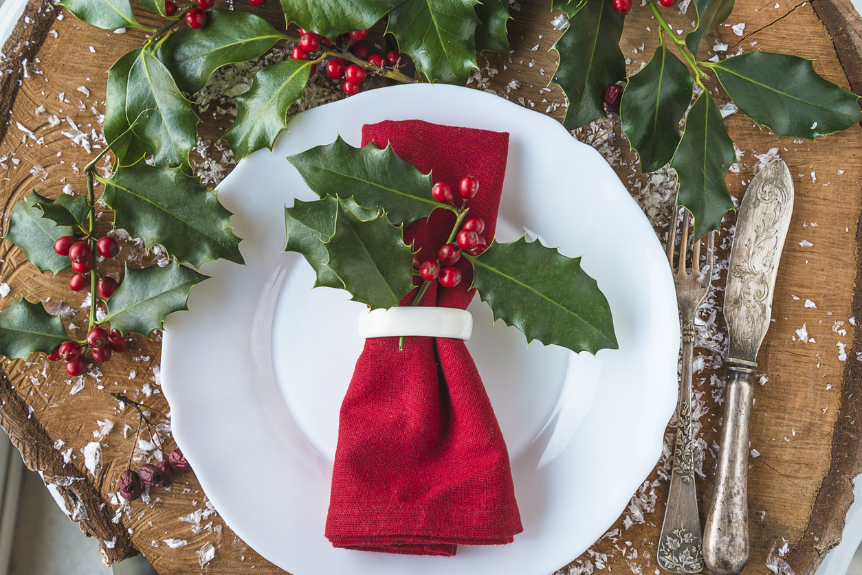 Set Di 8 Portatovaglioli Natalizi Con Decorazioni A Tema (Cervo, Albero, Campana, Fiocco), In Lega E Strass, Per Tavola Delle Feste - 5