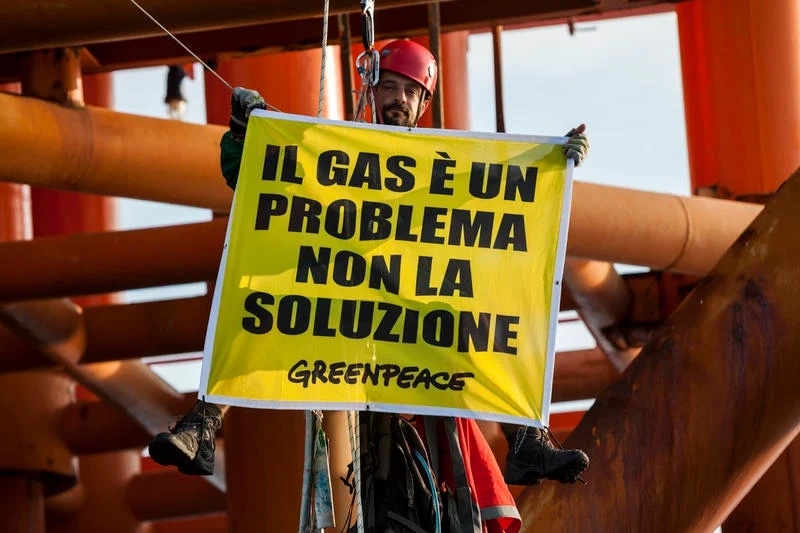 Greenpeace: «ENI, l’importazione di gas dal Congo è un fallimento»