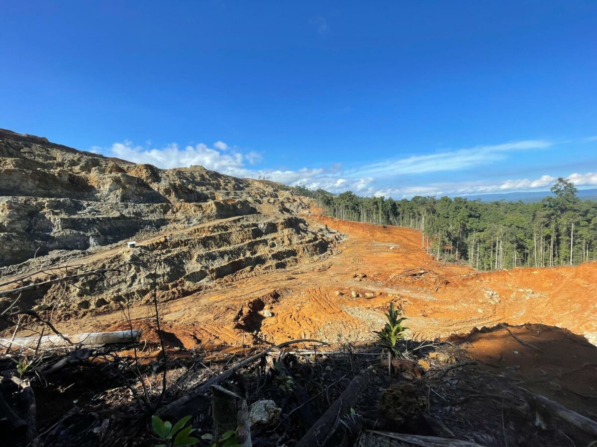 Indonesia: fabbrica di batterie sull’isola di una tribù incontattata
